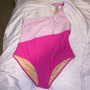 Old navy one shoulder swimsuit